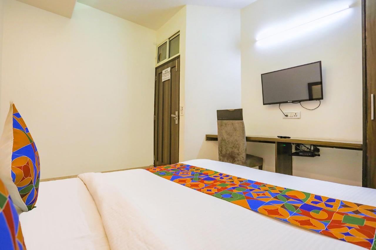 Fabhotel Jpm The Grand Bella - Nr Nehru Place Market New Delhi Exterior photo